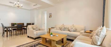 TV, fotballspill og bordtennis