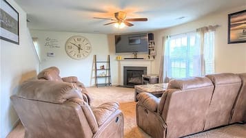 Casa familiare, vista cortile | Area soggiorno