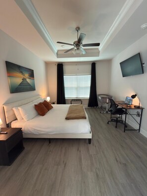 4 bedrooms, desk, iron/ironing board, travel cot