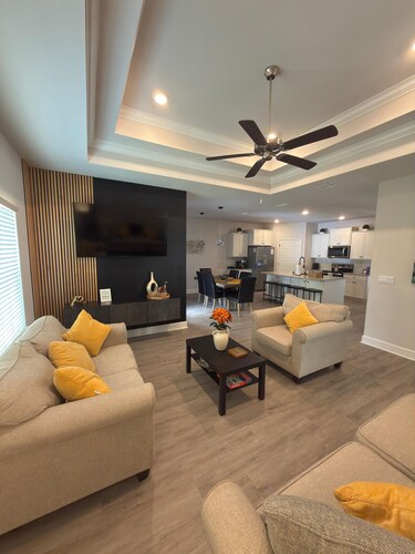 Modern 4BR Home Great Location + Pet Friendly