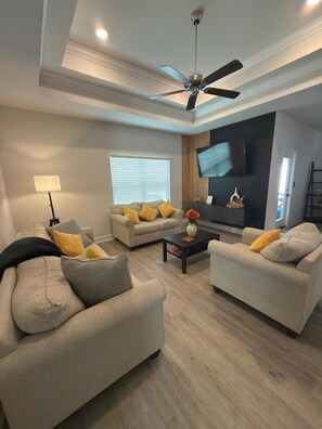 TV connectée, baby-foot, table de tennis de table