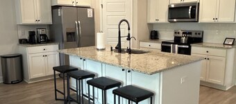 Modern 4BR Home Great Location + Pet Friendly