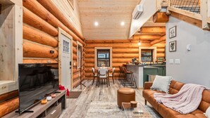 Living area - Log Cabin! Hot Tub! Firepit! 5 mi Mt Rainier NP! (Ashford)