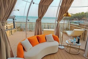 Living area - Koh Man Klang (Klaeng)