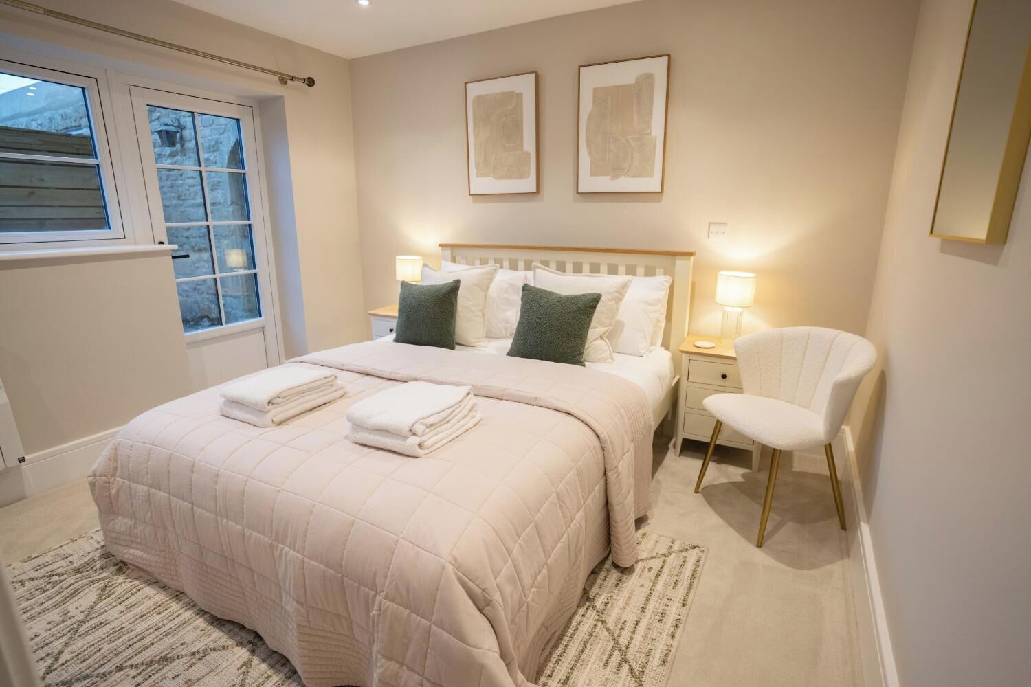 2 多间卧室、熨斗/熨衣板、免费 WiFi、床单