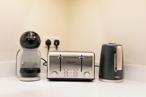 Kaffee und/oder Kaffeemaschine