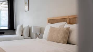 Deluxe Double Room | Blackout curtains, iron/ironing board, free WiFi