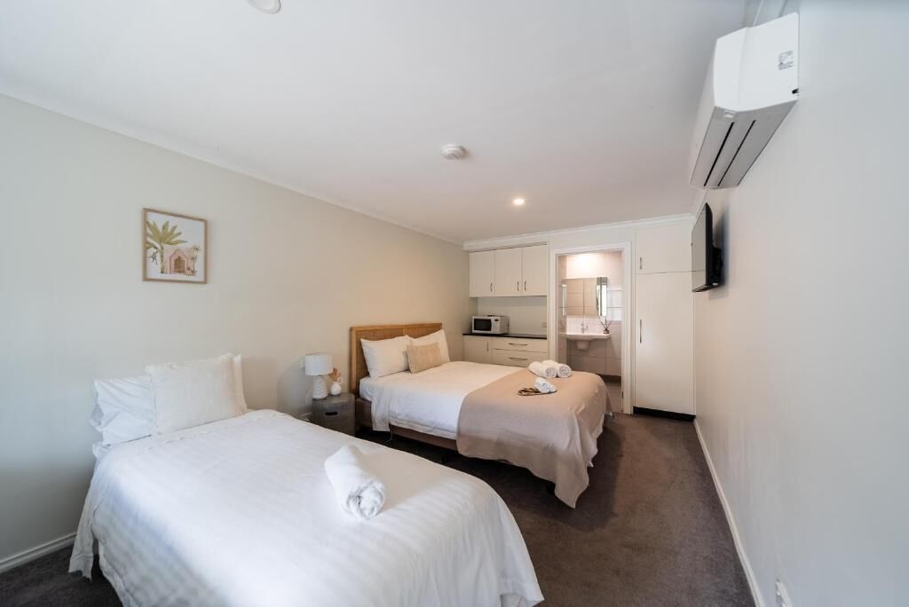 Deluxe Double Room | Blackout curtains, iron/ironing board (on request), free WiFi