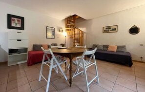 Interior - Awesome home in Salon de Provence (Salon de Provence)