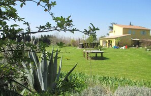 Property grounds - Awesome home in Salon de Provence (Salon de Provence)