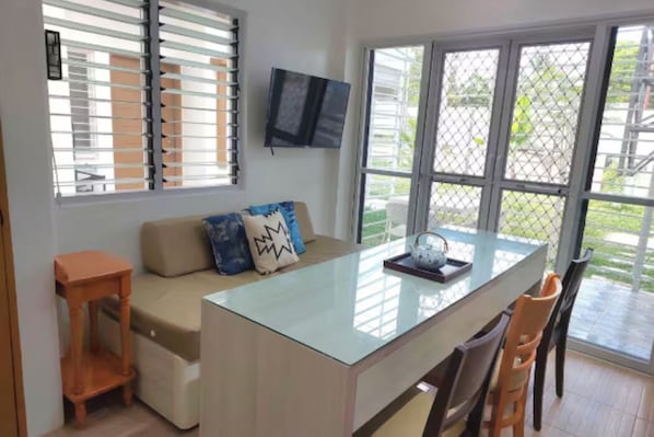 Exclusive Villa, 2 Bedrooms, Balcony, Garden View | Interior - G&R Carcar Property (Carcar)