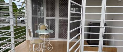 Exclusive Villa, 2 Bedrooms, Balcony, Garden View | Outdoor dining