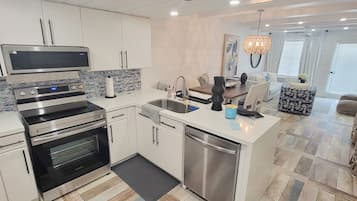 Mikrobølgeovn, ovn, kogeplade, opvaskemaskine