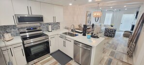 Mikroaaltouuni, uuni, liesi, astianpesukone