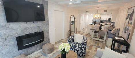 TV, fireplace