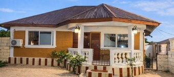 D-KobieS Guest House