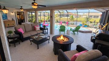 TV connectée, cheminée, chaßne hi-fi, imprimantes