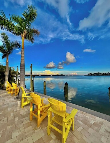 The Sunfeather- Fun, Sun and Flip Flops!