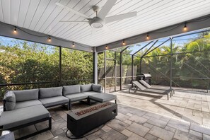 Terrace/patio - Beautiful 2 bedroom bungalow in a quiet neighborhood (Fort Myers)