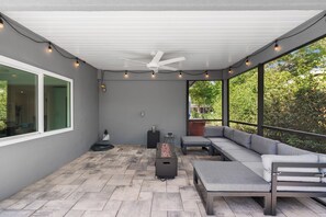 Terrace/patio - Beautiful 2 bedroom bungalow in a quiet neighborhood (Fort Myers)