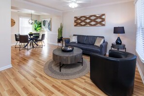 Living area - Cozy Furnished 2BR Near Uptown & Airport (Charlotte)