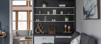 The Story House - Walk to the dinner theater