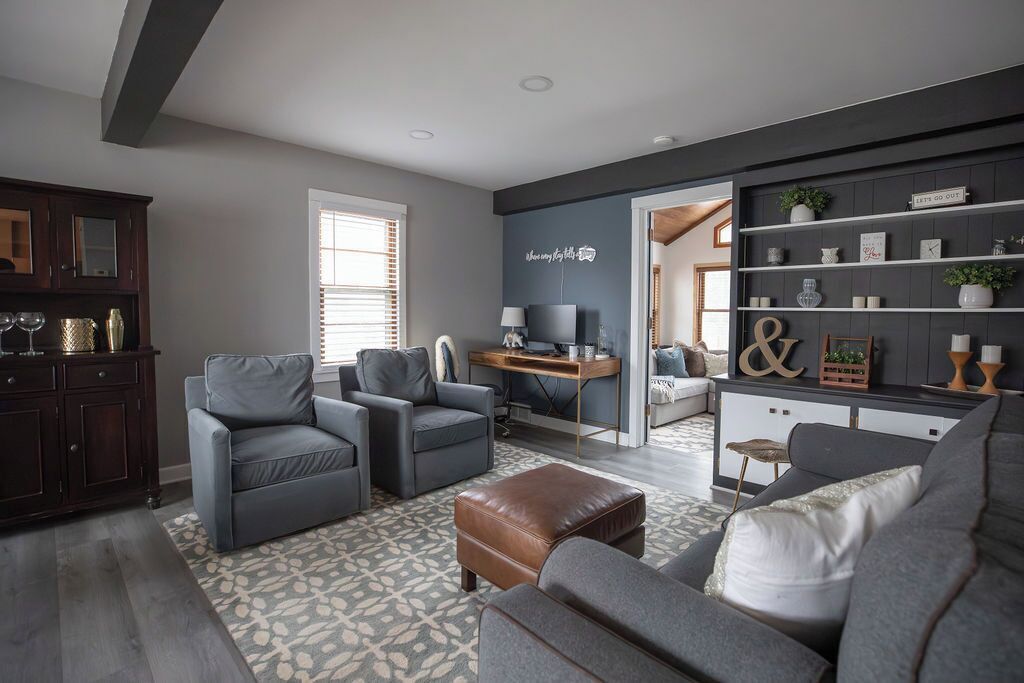 Smart TV, table football, books, computer monitors