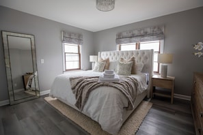 2 bedrooms, desk, iron/ironing board, travel crib