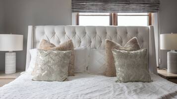 2 Schlafzimmer, Schreibtisch, Bügeleisen/Bügelbrett, Reisekinderbett