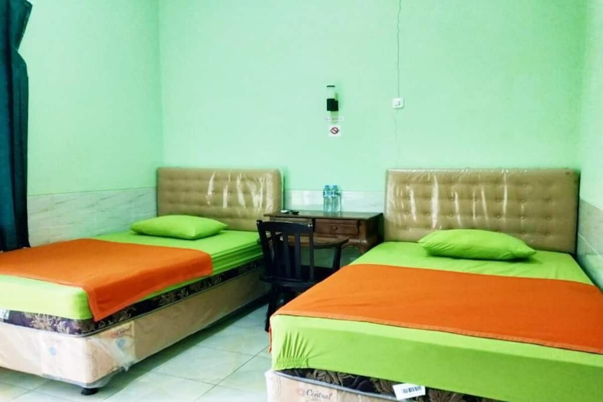 Standard Double or Twin Room, Non Smoking | WiFi (free), bed sheets