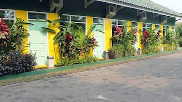 Habitación Deluxe con 1 cama doble o 2 individuales, no fumadores, vistas a la montaña | Exterior