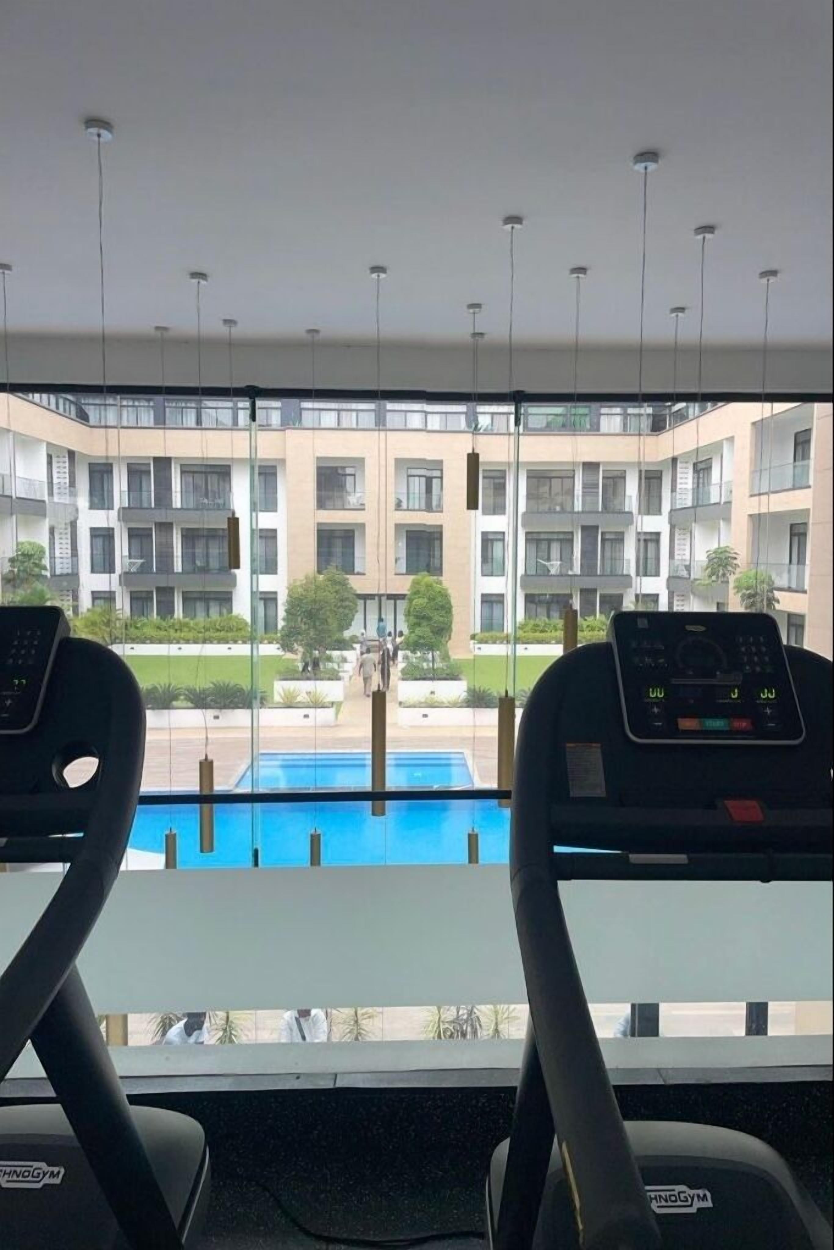 3 outdoor pools, free cabanas, pool umbrellas