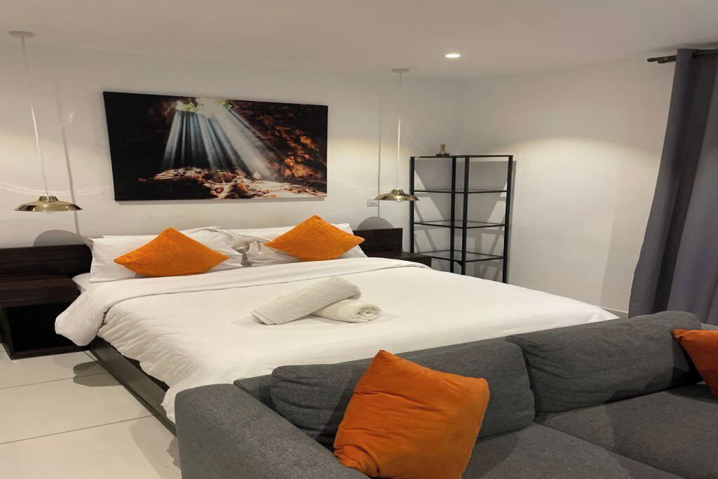 Luxury Studio Suite, Balcony, Pool View