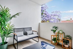 Property grounds - Stylish Retreat + Balcony + Parking & City Access (Naremburn)