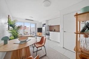 Interior - Stylish Retreat + Balcony + Parking & City Access (Naremburn)