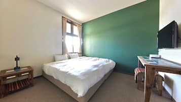 Superior Double Room, Non Smoking | Desk, free WiFi