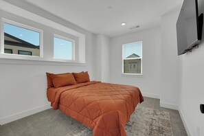 3 bedrooms, iron/ironing board, WiFi, bed sheets - Minutes Away From PGA Frisco (Prosper)