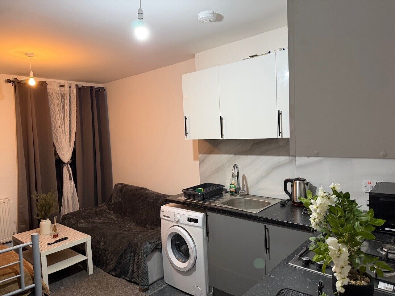 Room, Multiple Bedrooms, Smoking, Balcony | Laundry