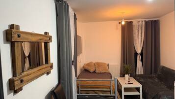 Room, Multiple Bedrooms, Smoking, Balcony | 1 bedroom