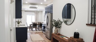 The Pines –Your Luxury Wallace Adventure Base near Trails, Ski Resorts & History