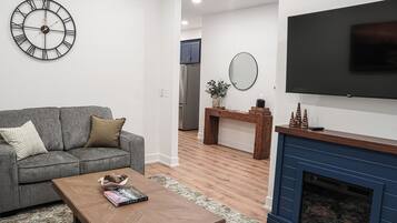 Télévision, cheminée