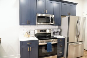 Mikrobølgeovn, ovn, kogeplade, opvaskemaskine