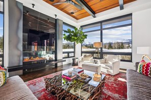 Interior - Villa Amara: Luxury Home with Great Amenities! New Listing! (Breckenridge)
