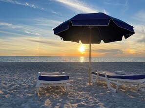 Beach - 2 Br/2Ba Gulf Front Condo w/ private beach access, on Long Boat Key, Florida (Longboat Key)