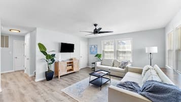 Smart-TV, Bücher, Computerbildschirme