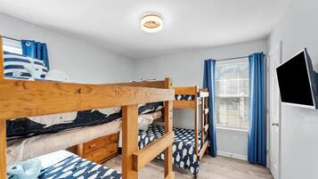 4 chambres, bureau, lit parapluie, Wi-Fi gratuit