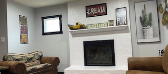 Cozy 3-bedroom house in delightful LaFollette with AC