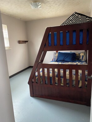 3 dormitorios, wifi gratis, ropa de cama