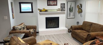 Cozy 3-bedroom house in delightful LaFollette with AC