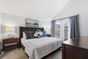2 bedrooms, desk, iron/ironing board, free WiFi